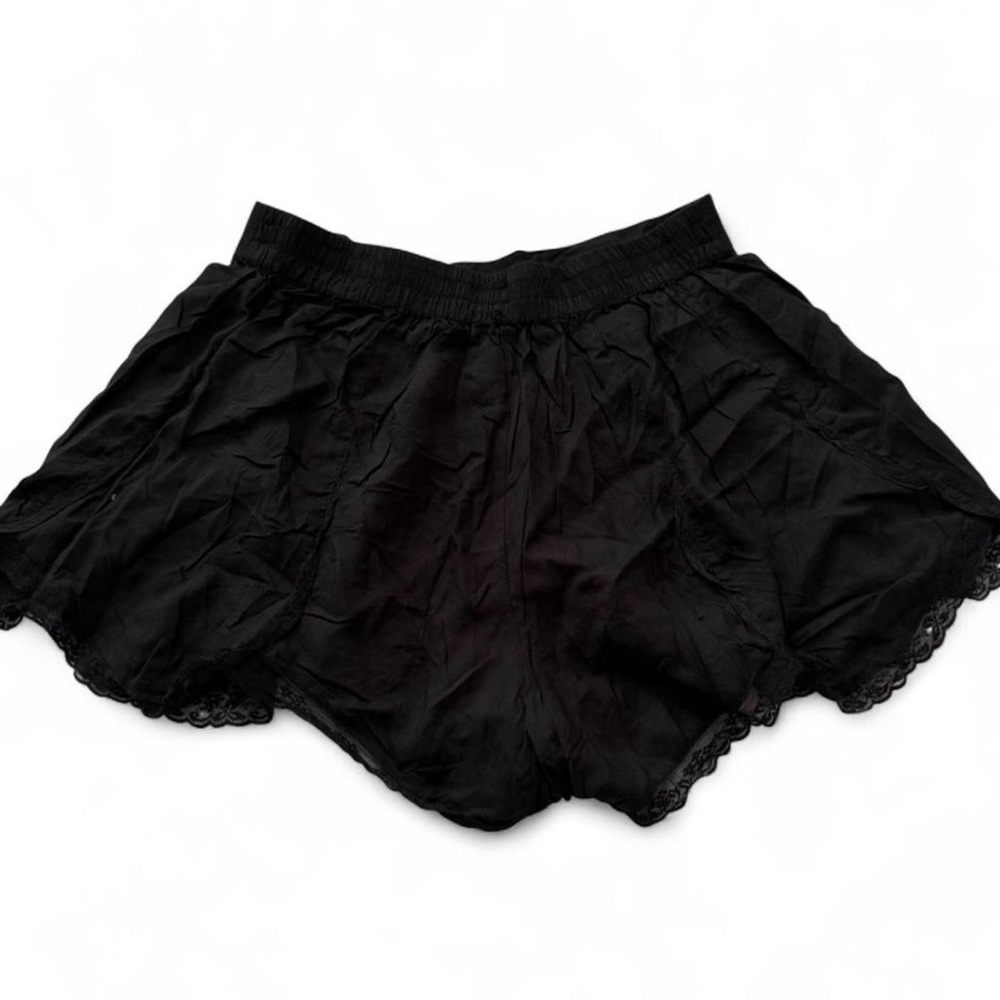 Pins and Needles Black Flowy Lace Trim Shorts – Boho Y2K | Size: M - Picture 2 of 3